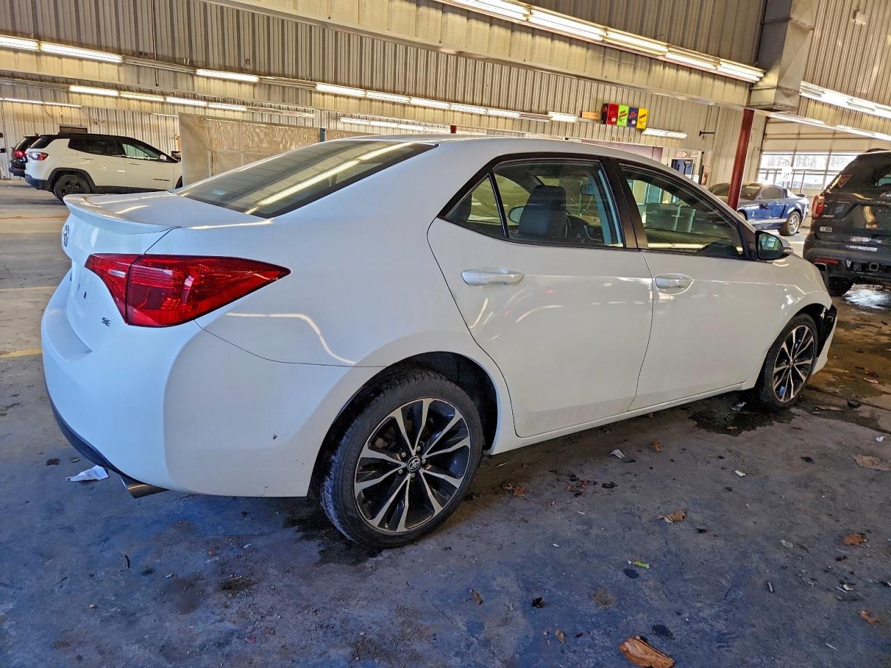 2017 TOYOTA COROLLA L photo 3