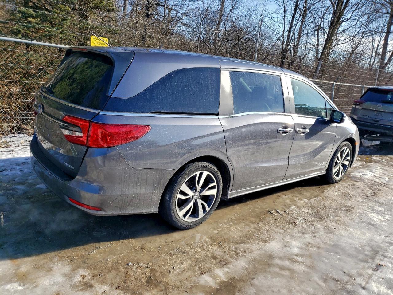 2024 HONDA ODYSSEY TOURING photo 3