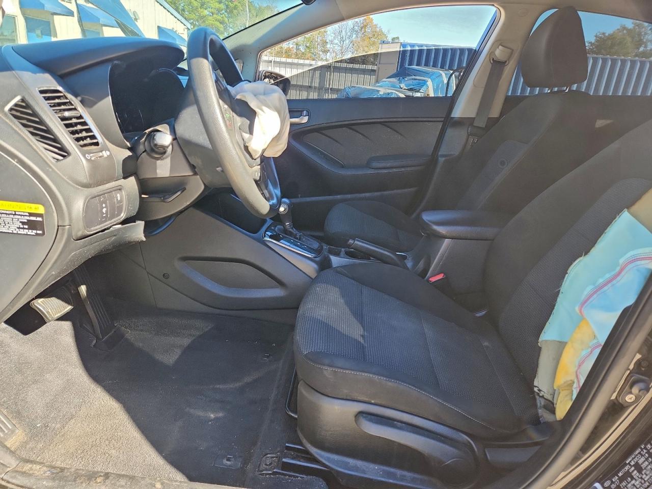 2017 KIA FORTE LX photo 7