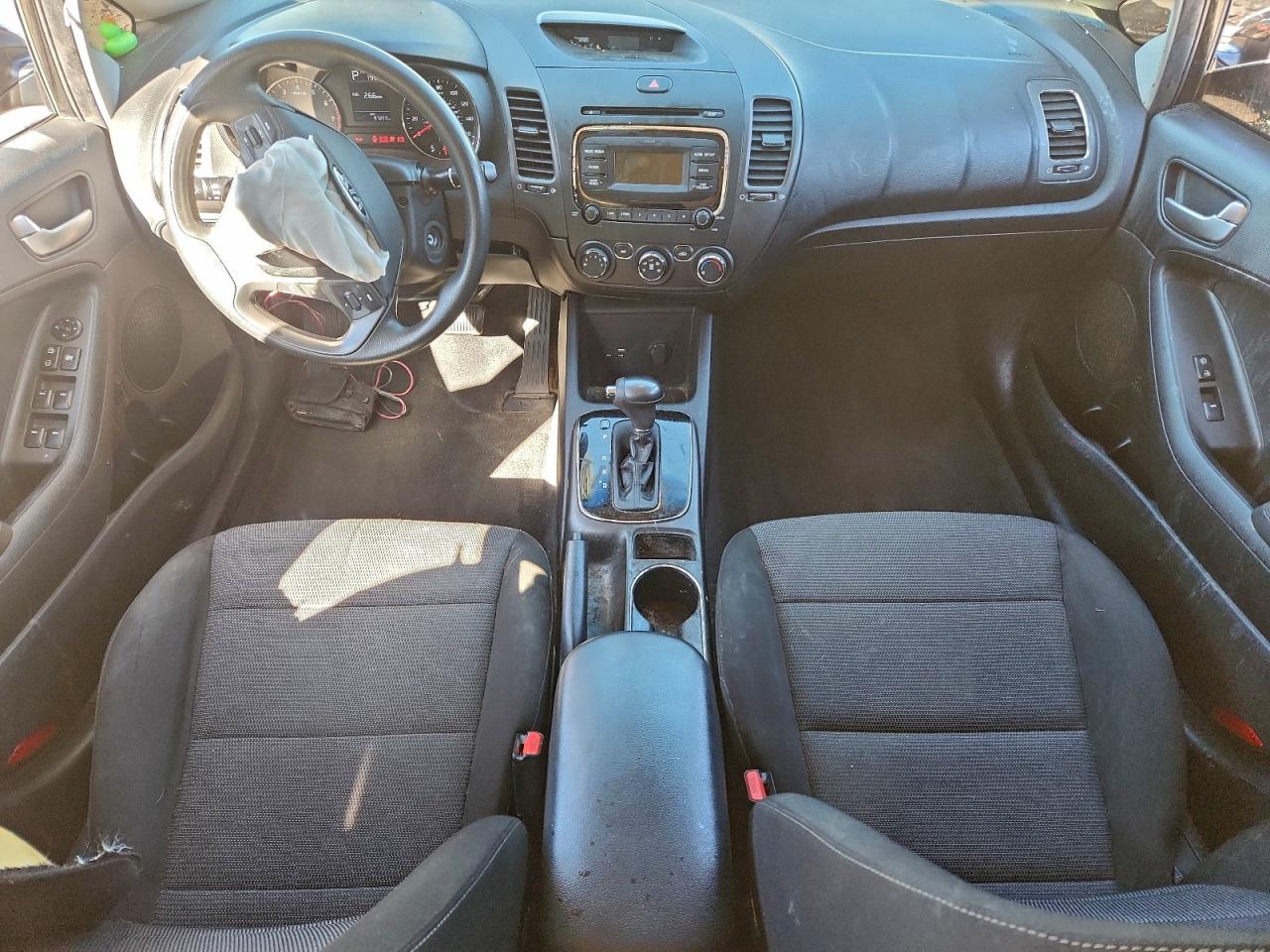 2017 KIA FORTE LX photo 8