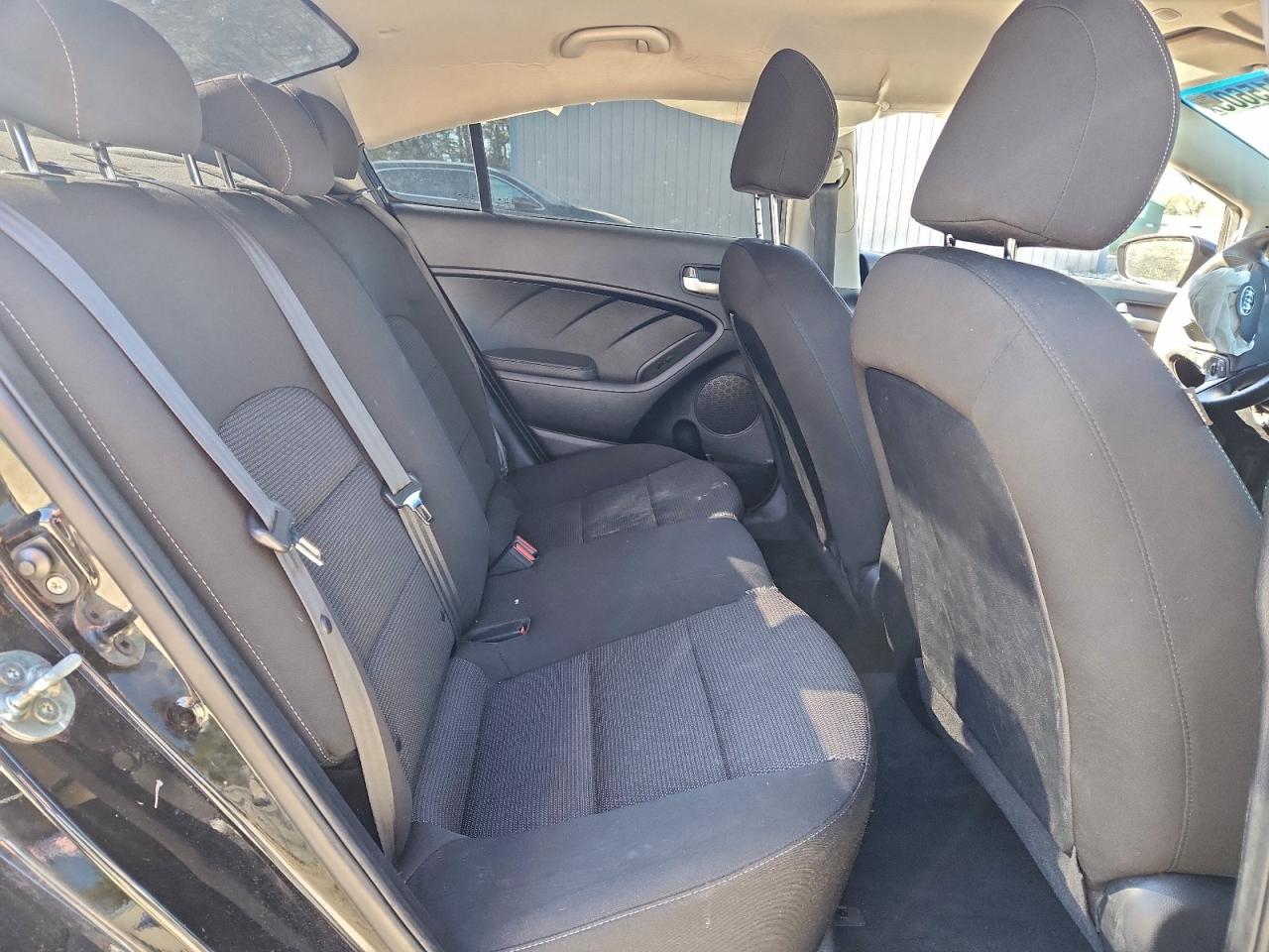 2017 KIA FORTE LX photo 10