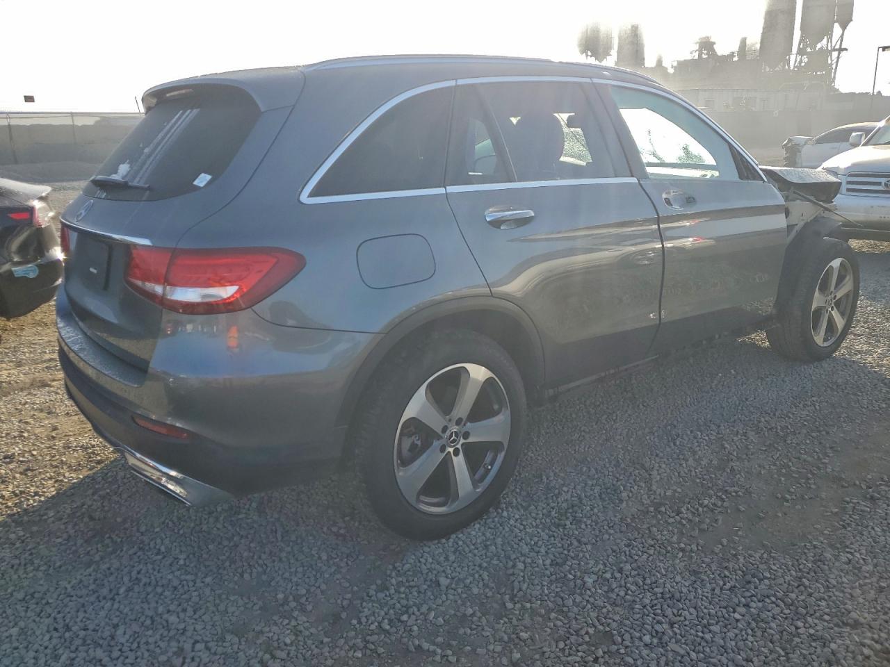 2018 MERCEDES-BENZ GLC 300 photo 3