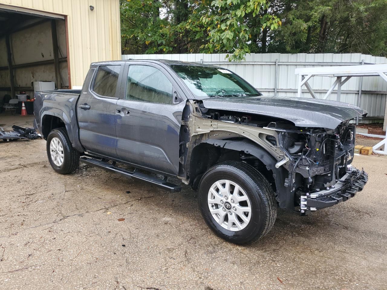 2025 TOYOTA TACOMA DOUBLE CAB photo 4