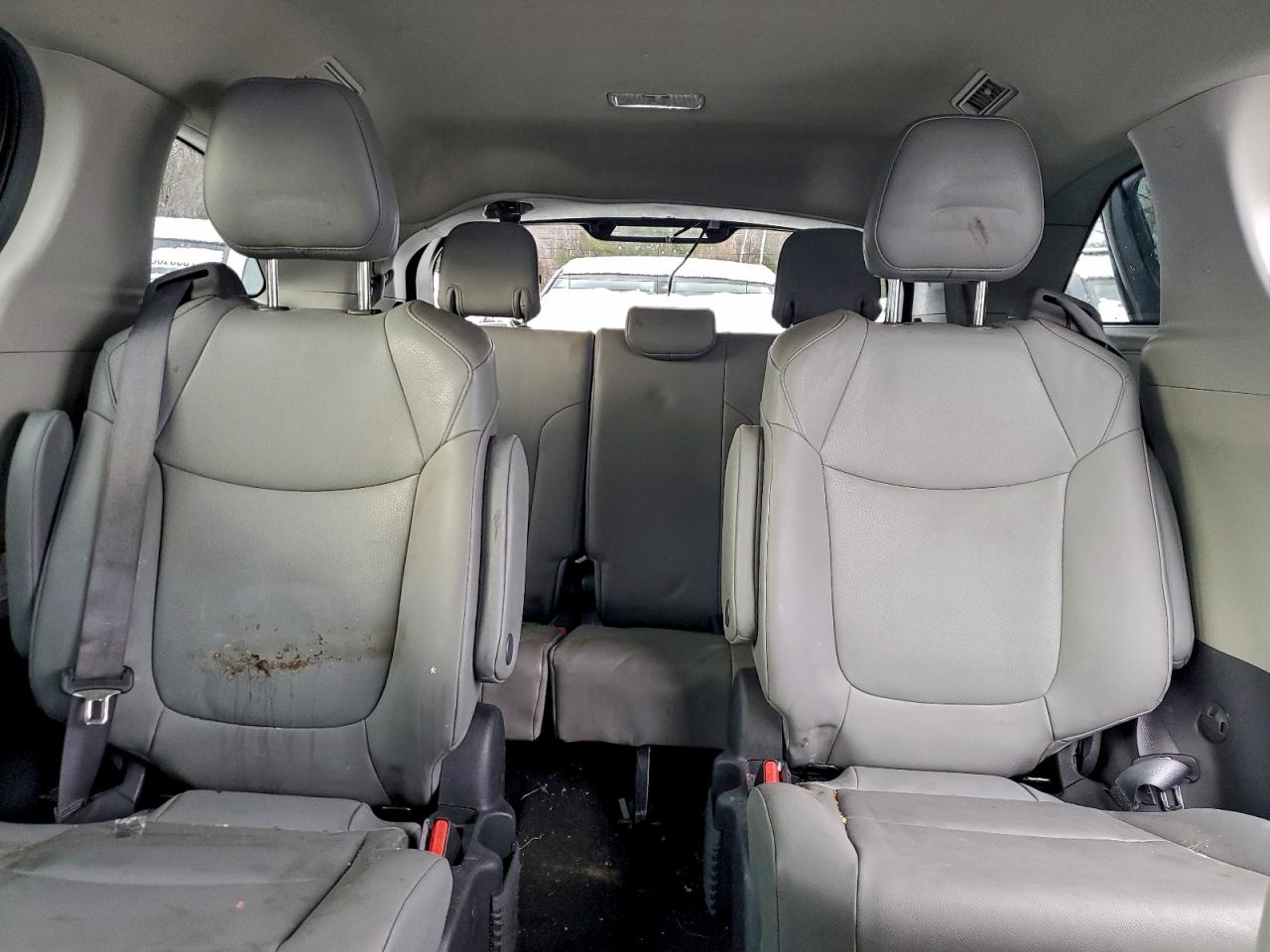2022 TOYOTA SIENNA XLE photo 10