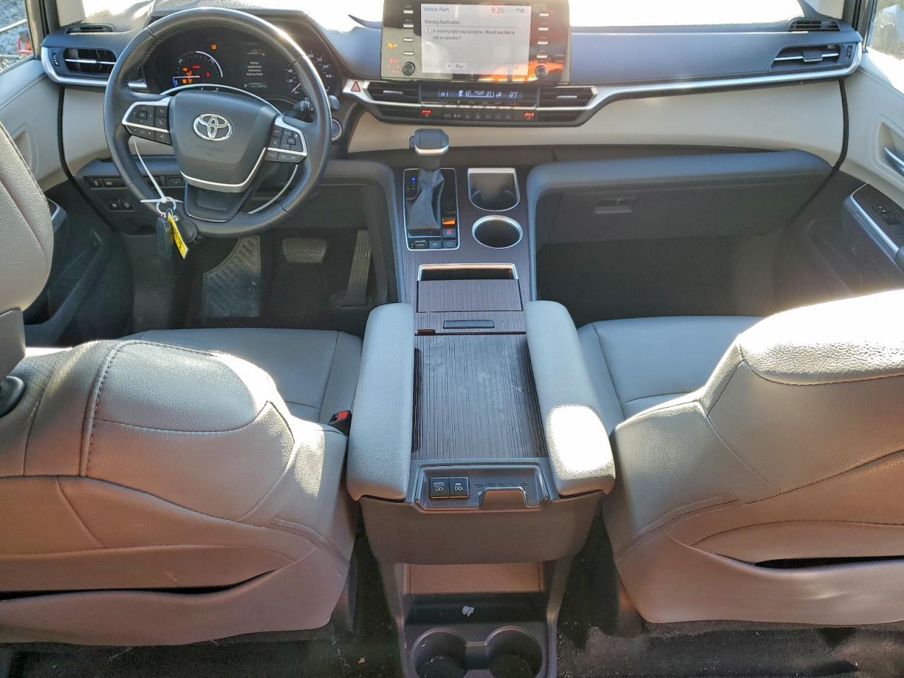 2022 TOYOTA SIENNA XLE photo 8