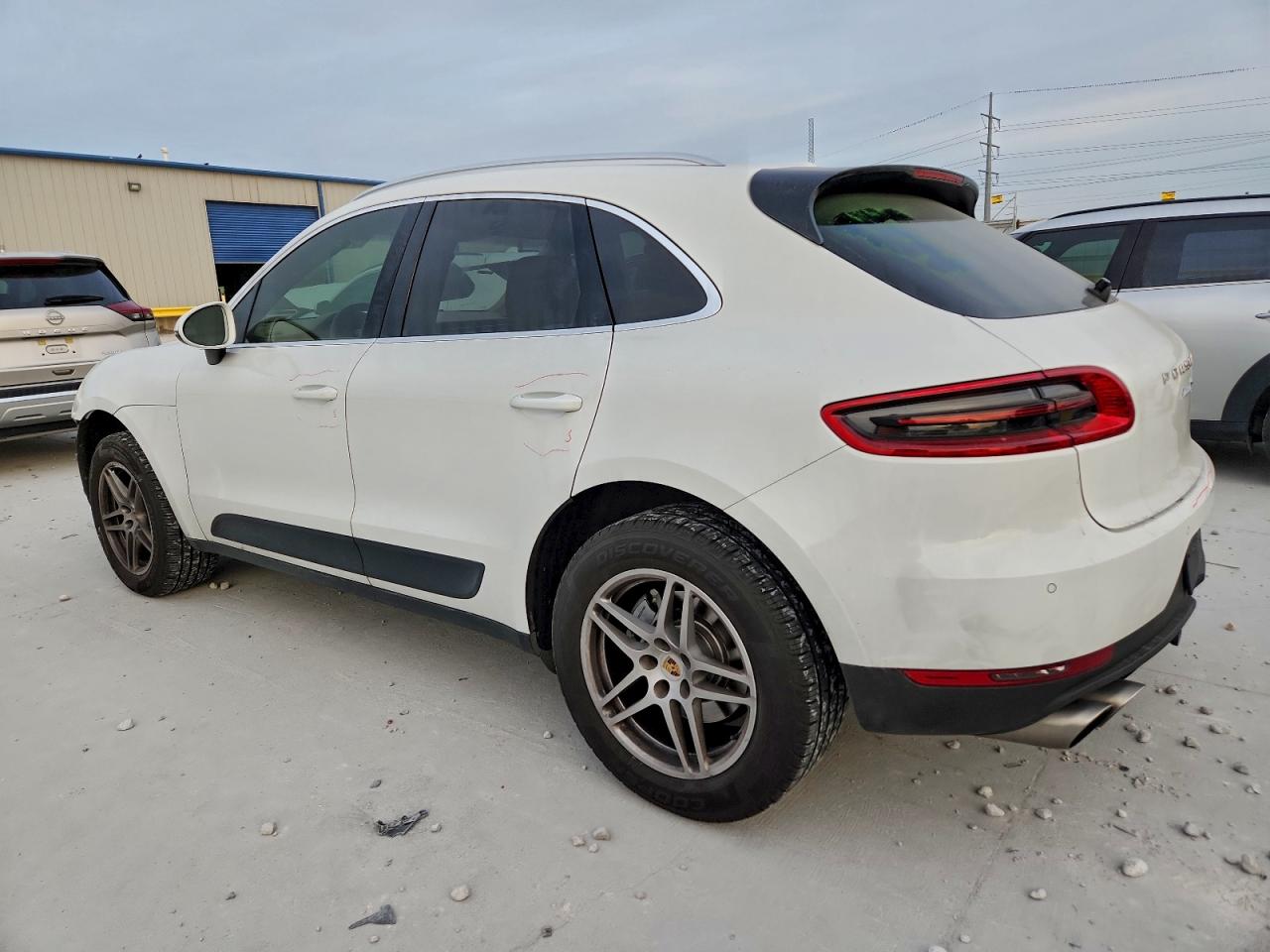 2015 PORSCHE MACAN S photo 2