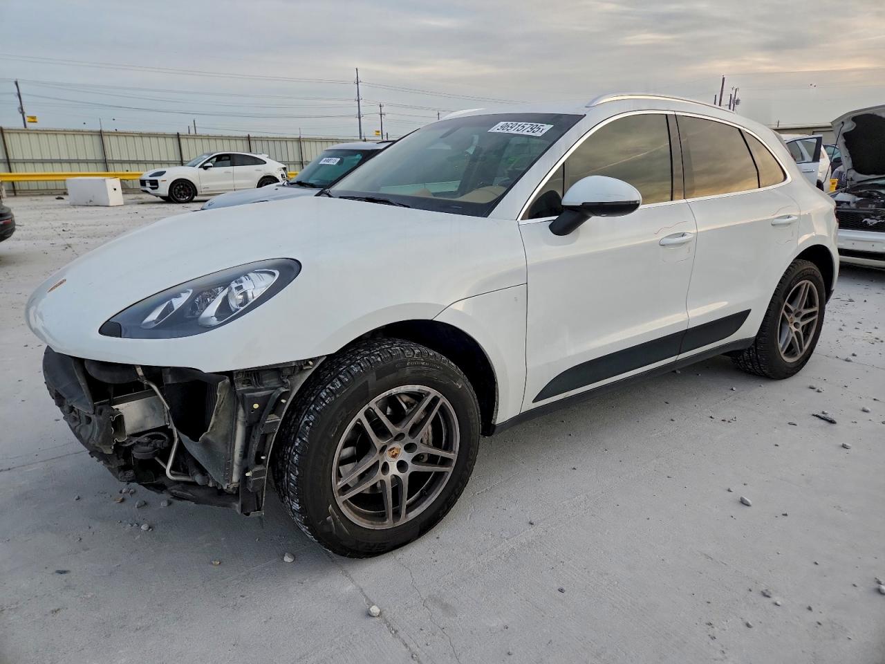 2015 PORSCHE MACAN
