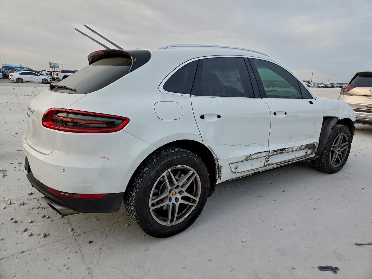 2015 PORSCHE MACAN S photo 3
