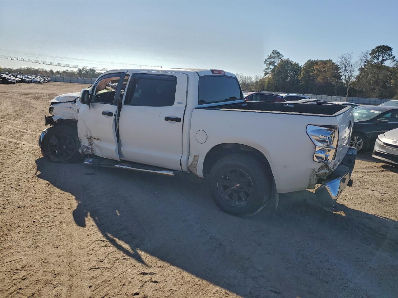 2008 TOYOTA TUNDRA CREWMAX photo 2