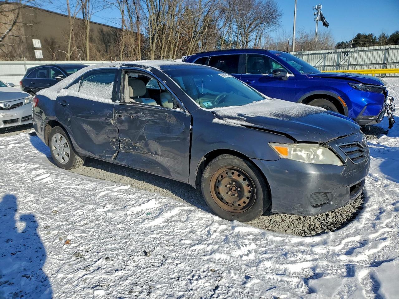 2011 TOYOTA CAMRY BASE photo 4