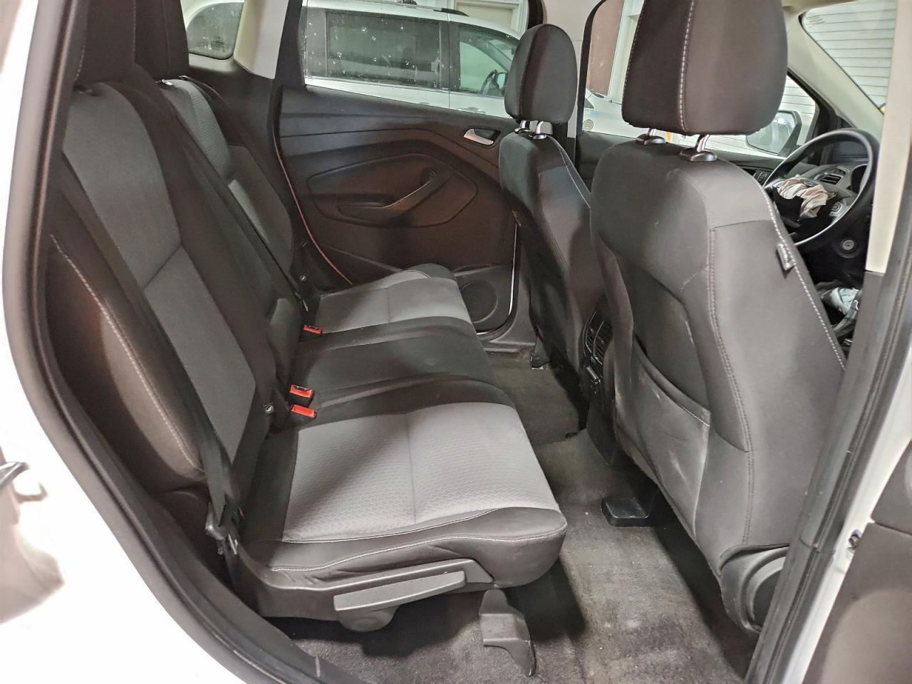 2017 FORD ESCAPE SE photo 10