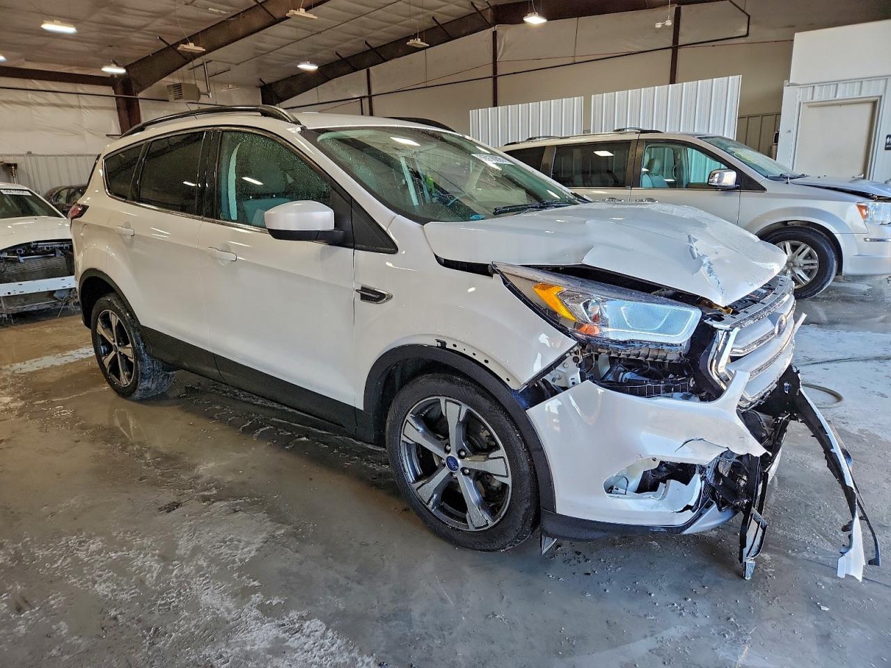 2017 FORD ESCAPE SE photo 4
