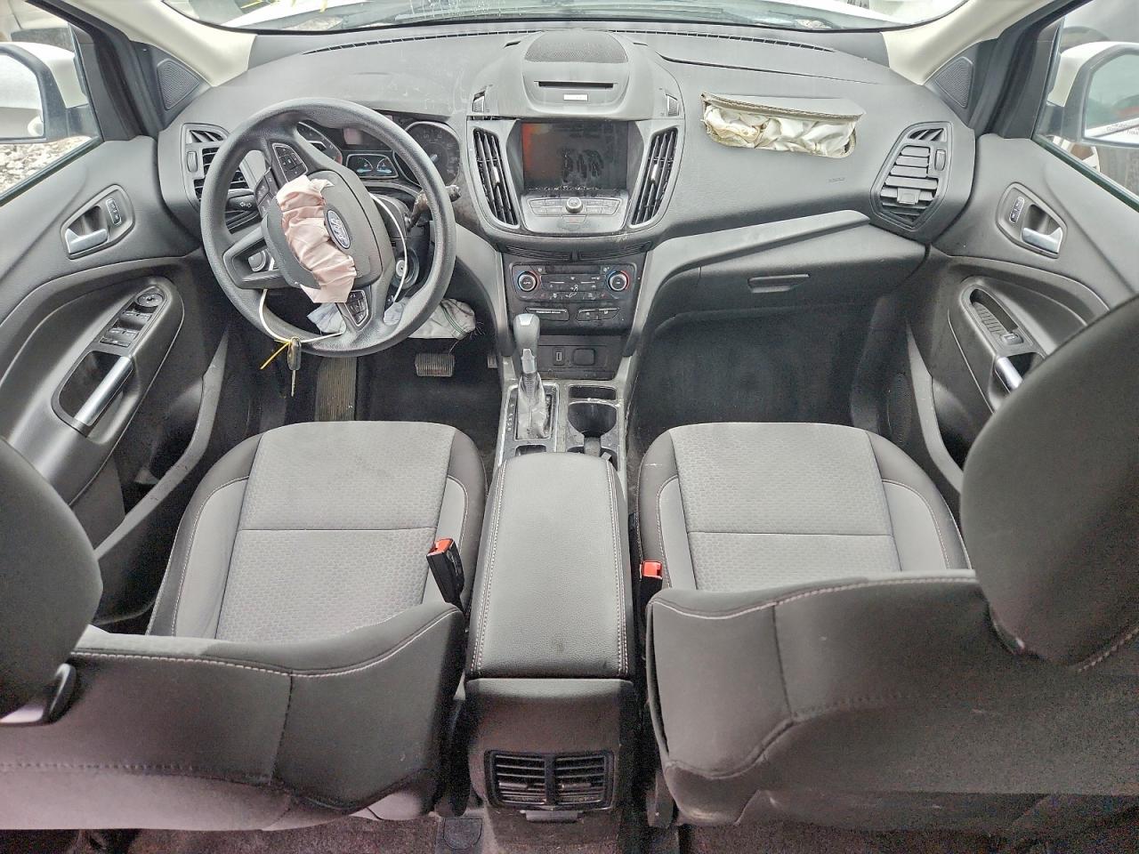 2017 FORD ESCAPE SE photo 8