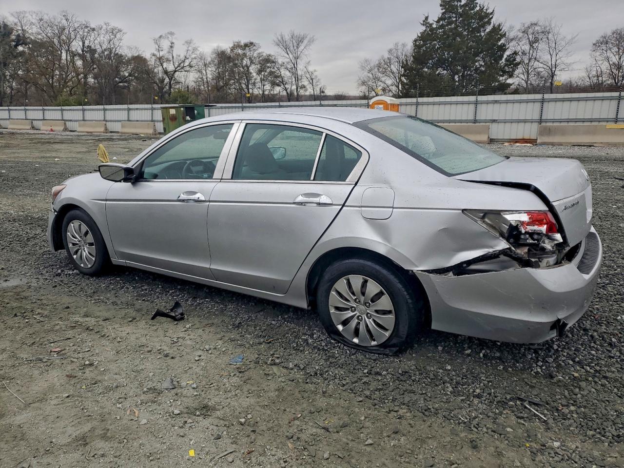 2010 HONDA ACCORD LX photo 2