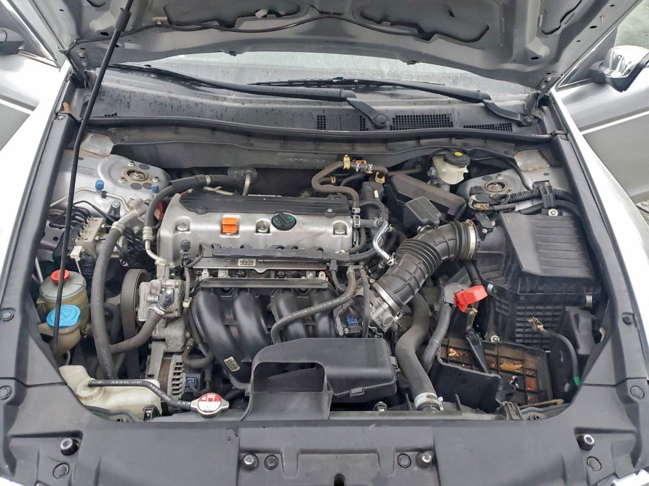 2010 HONDA ACCORD LX photo 11