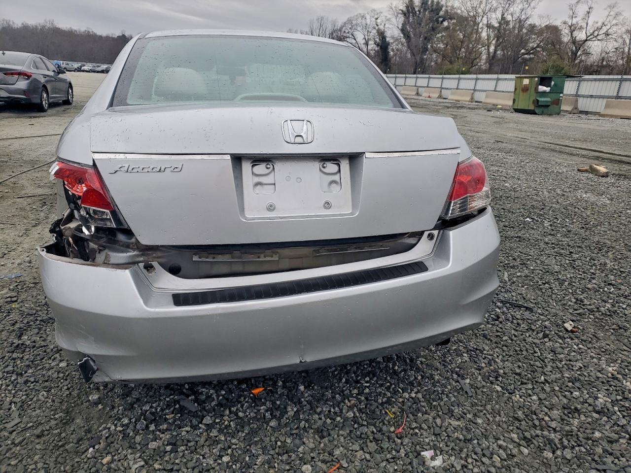 2010 HONDA ACCORD LX photo 6