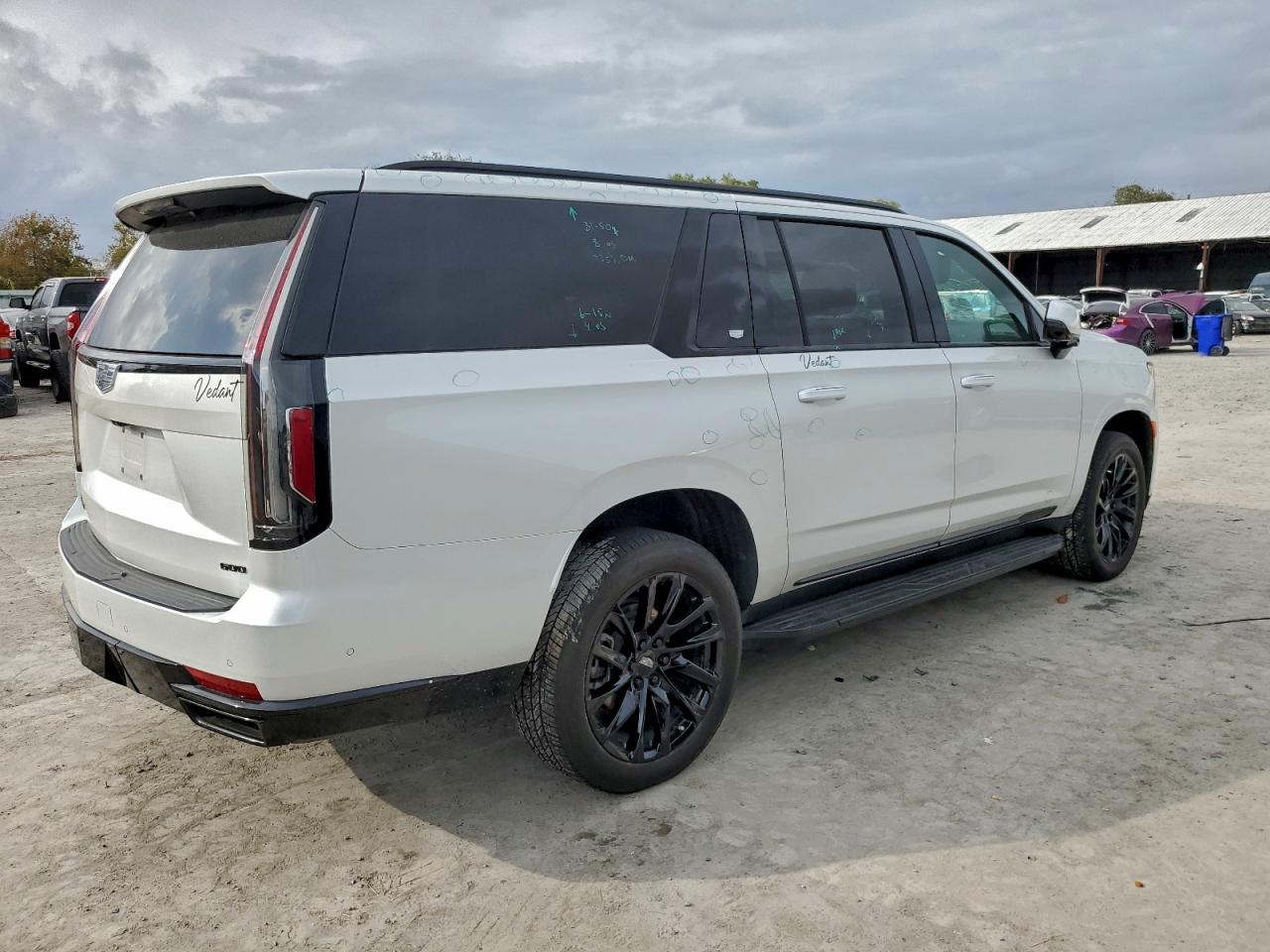 2024 CADILLAC ESCALADE ESV SPORT photo 3