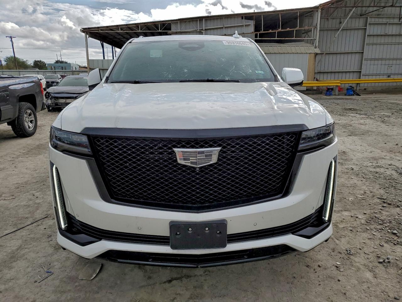 2024 CADILLAC ESCALADE ESV SPORT photo 5