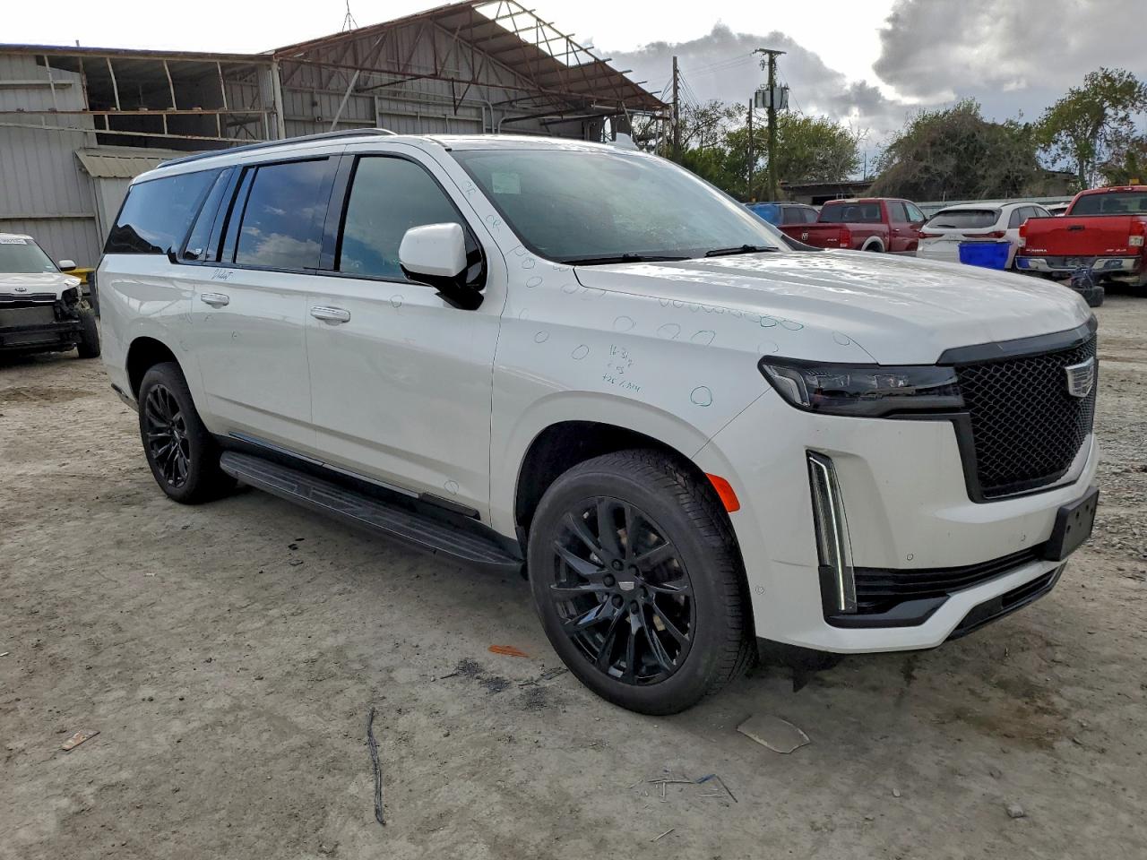 2024 CADILLAC ESCALADE ESV SPORT photo 4
