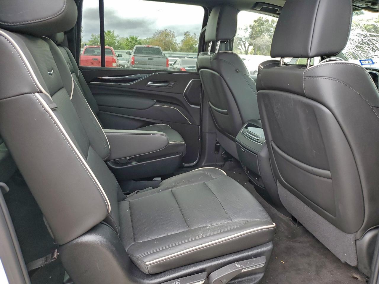 2024 CADILLAC ESCALADE ESV SPORT photo 10