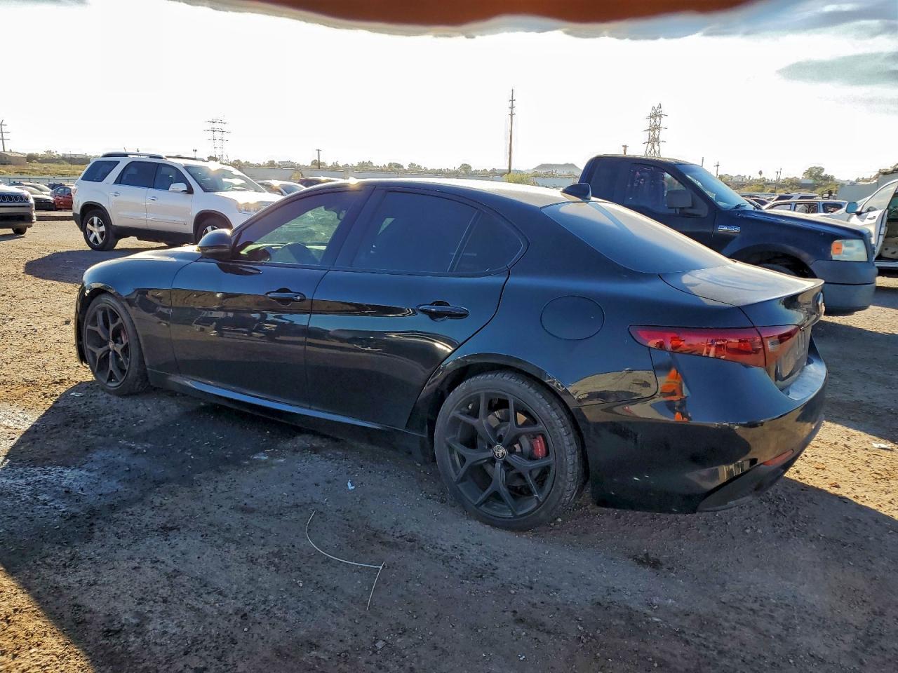 2020 ALFA ROMEO GIULIA photo 3