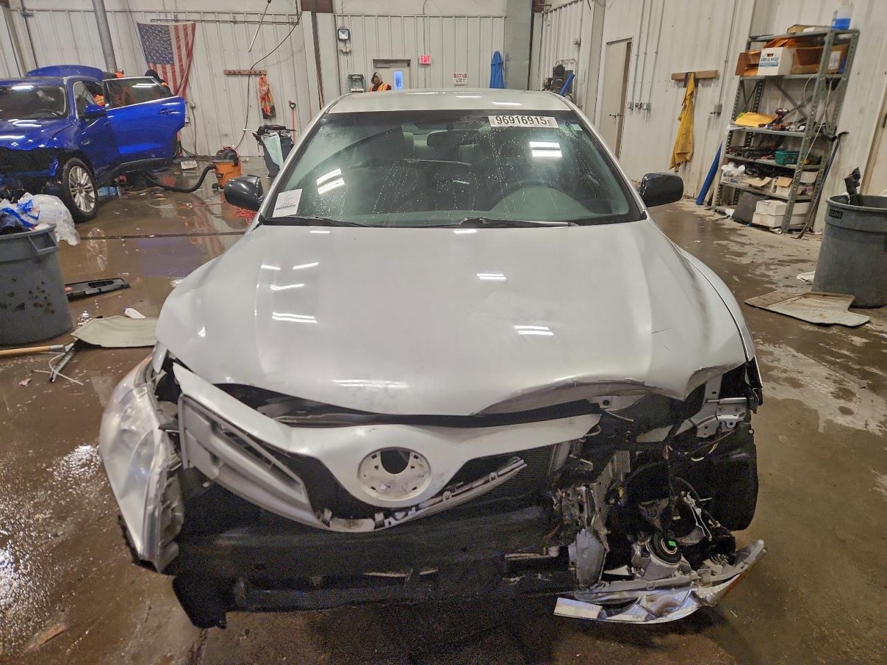 2009 TOYOTA CAMRY BASE photo 5