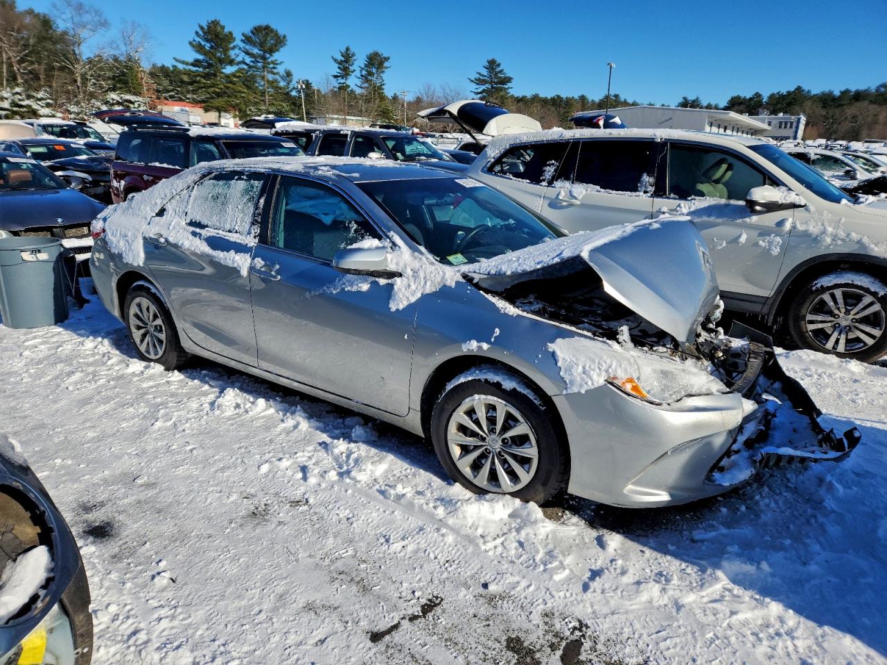 2016 TOYOTA CAMRY LE photo 4