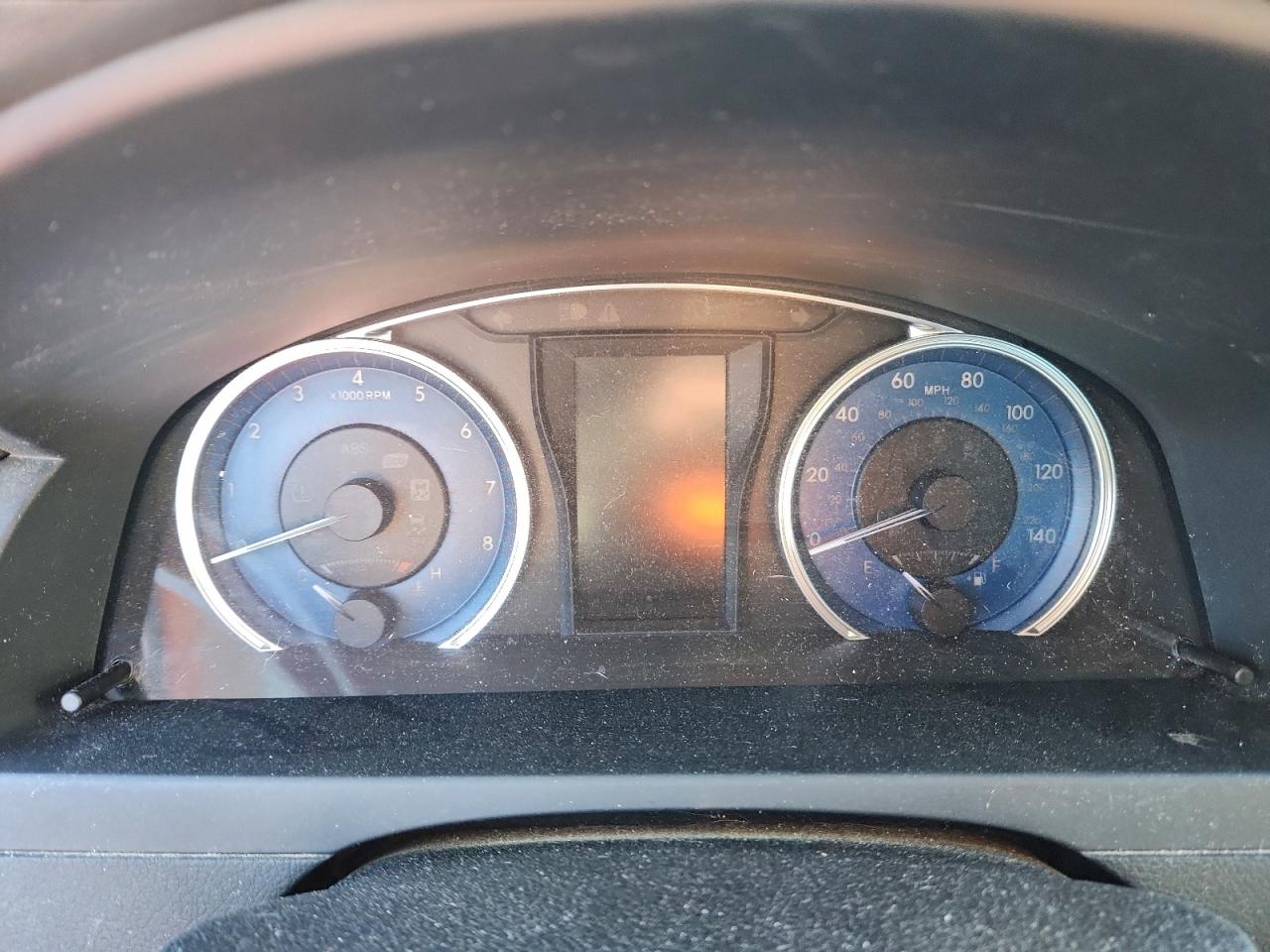 2016 TOYOTA CAMRY LE photo 9