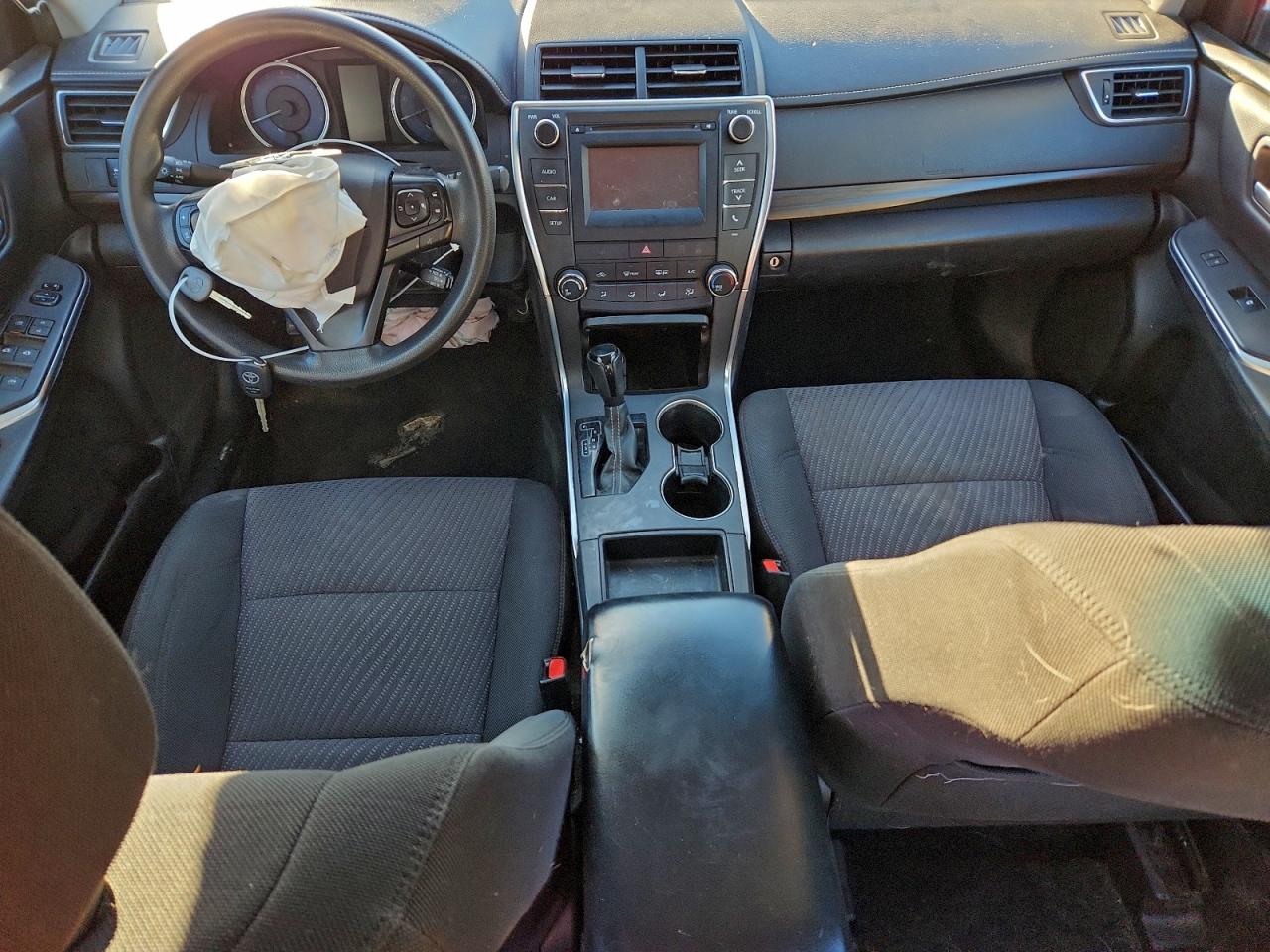 2016 TOYOTA CAMRY LE photo 8