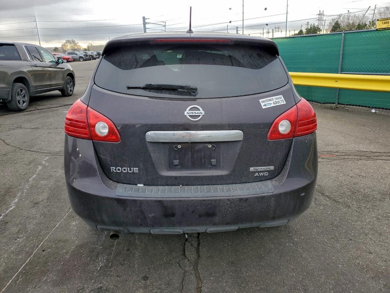 2013 NISSAN ROGUE S photo 6