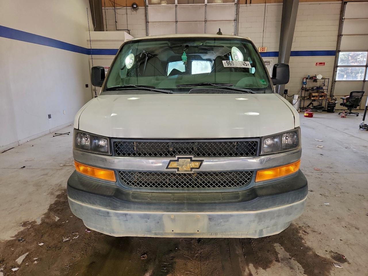 2018 CHEVROLET EXPRESS G3500 LT photo 5