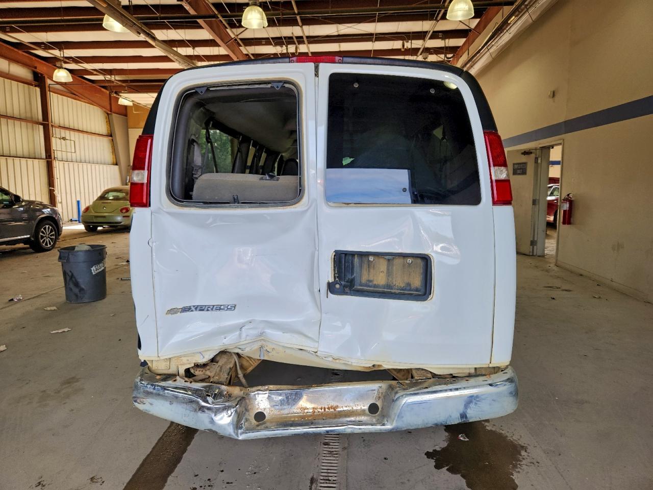 2018 CHEVROLET EXPRESS G3500 LT photo 6