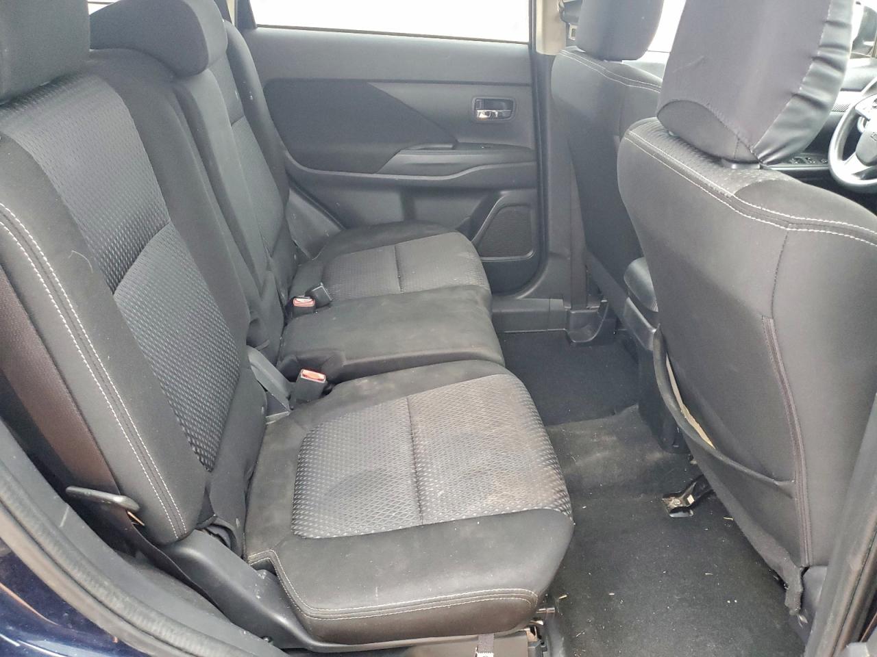 2018 MITSUBISHI OUTLANDER ES photo 11