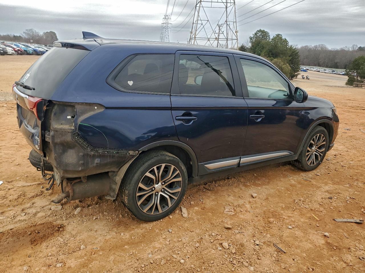 2018 MITSUBISHI OUTLANDER ES photo 3