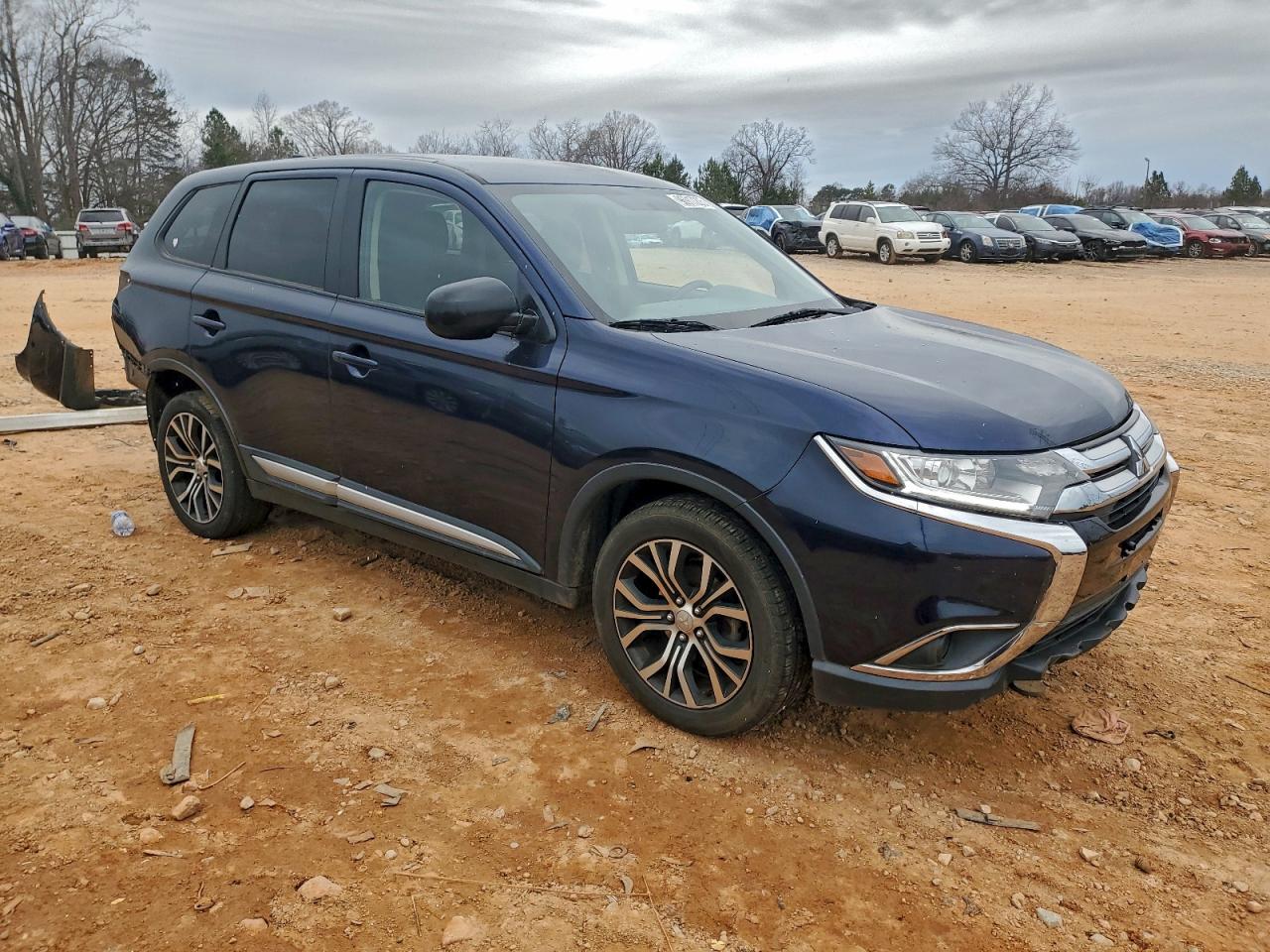 2018 MITSUBISHI OUTLANDER ES photo 4