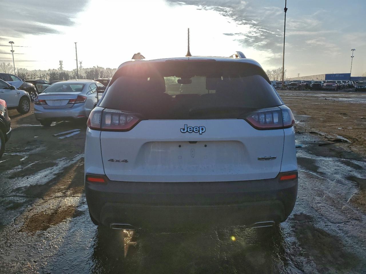 2021 JEEP CHEROKEE LATITUDE LUX photo 6