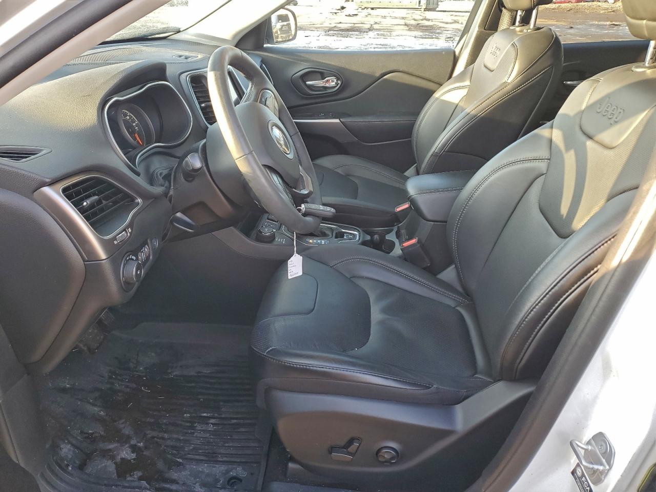 2021 JEEP CHEROKEE LATITUDE LUX photo 7