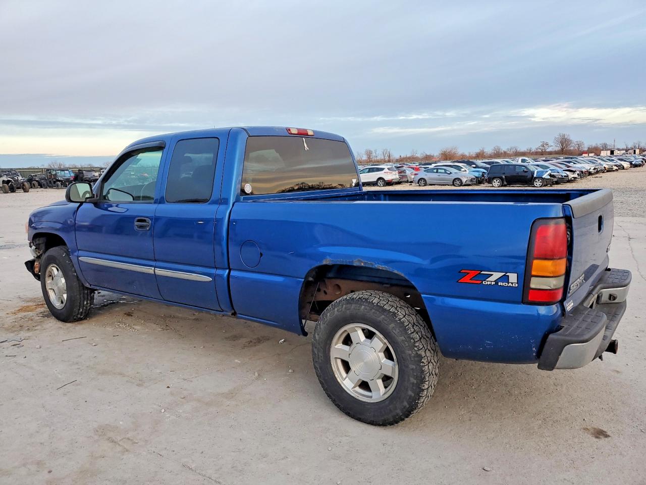 2004 GMC NEW SIERRA K1500 photo 2