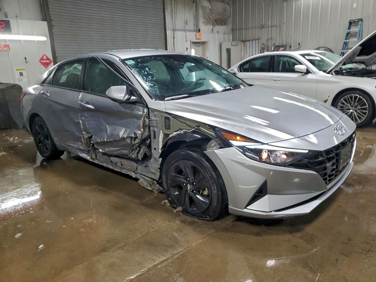 2023 HYUNDAI ELANTRA SEL photo 4
