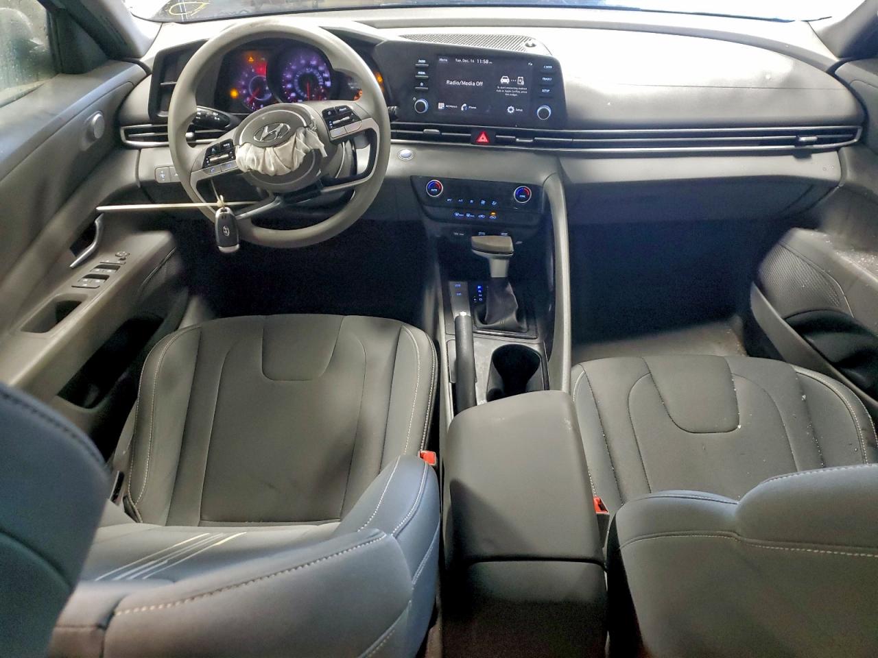 2023 HYUNDAI ELANTRA SEL photo 8