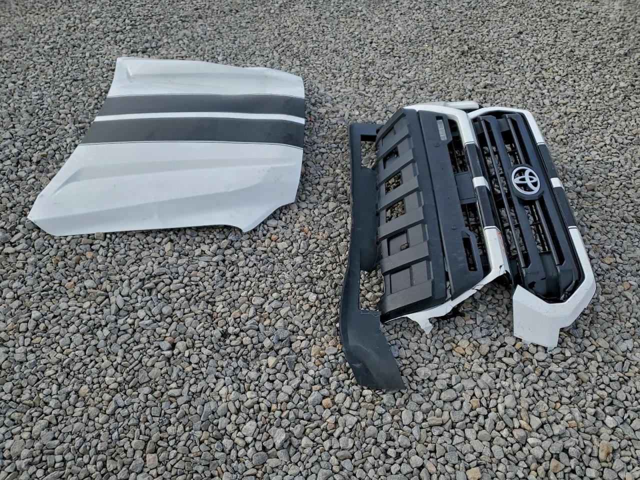 2024 TOYOTA TACOMA DOUBLE CAB photo 12