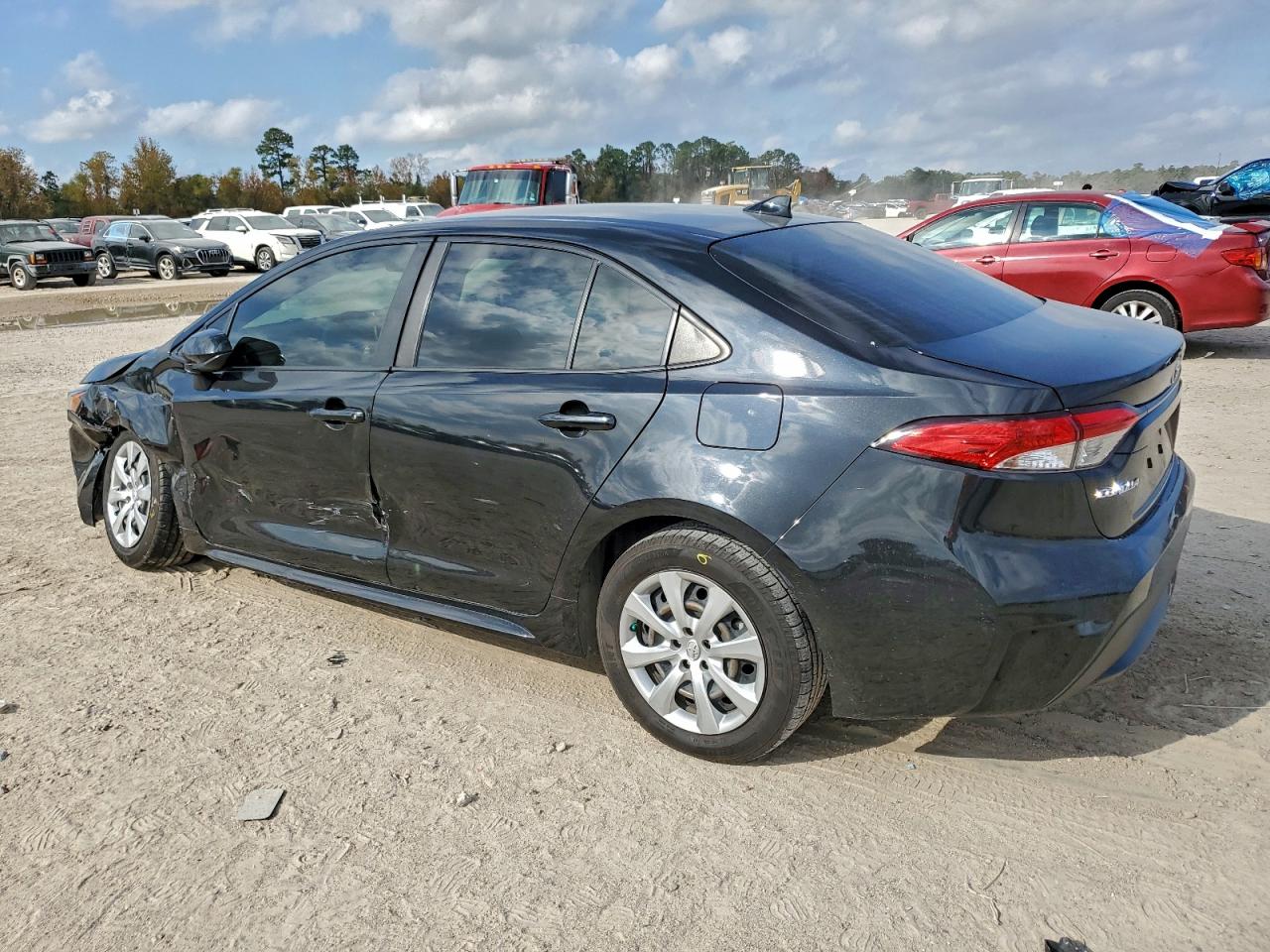 2020 TOYOTA COROLLA LE photo 2
