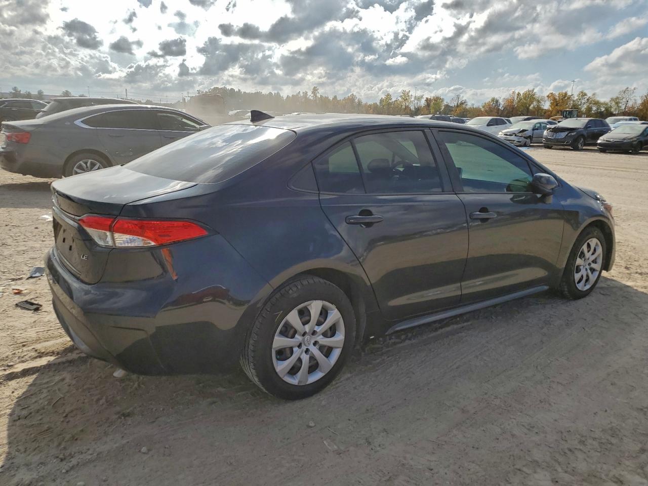 2020 TOYOTA COROLLA LE photo 3