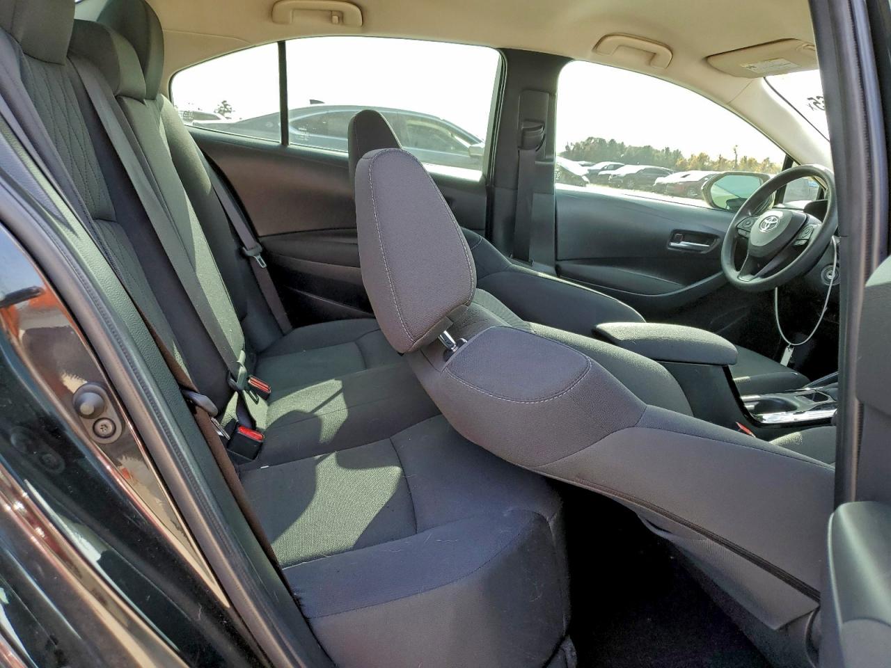 2020 TOYOTA COROLLA LE photo 10