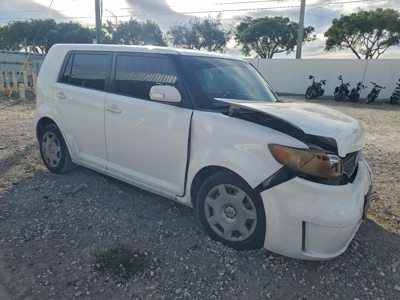 2008 TOYOTA SCION XB photo 4