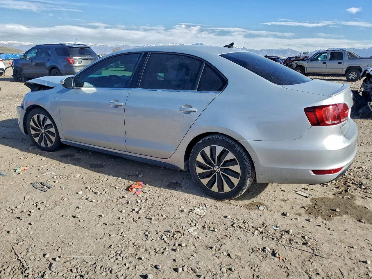 2013 VOLKSWAGEN JETTA HYBRID photo 2