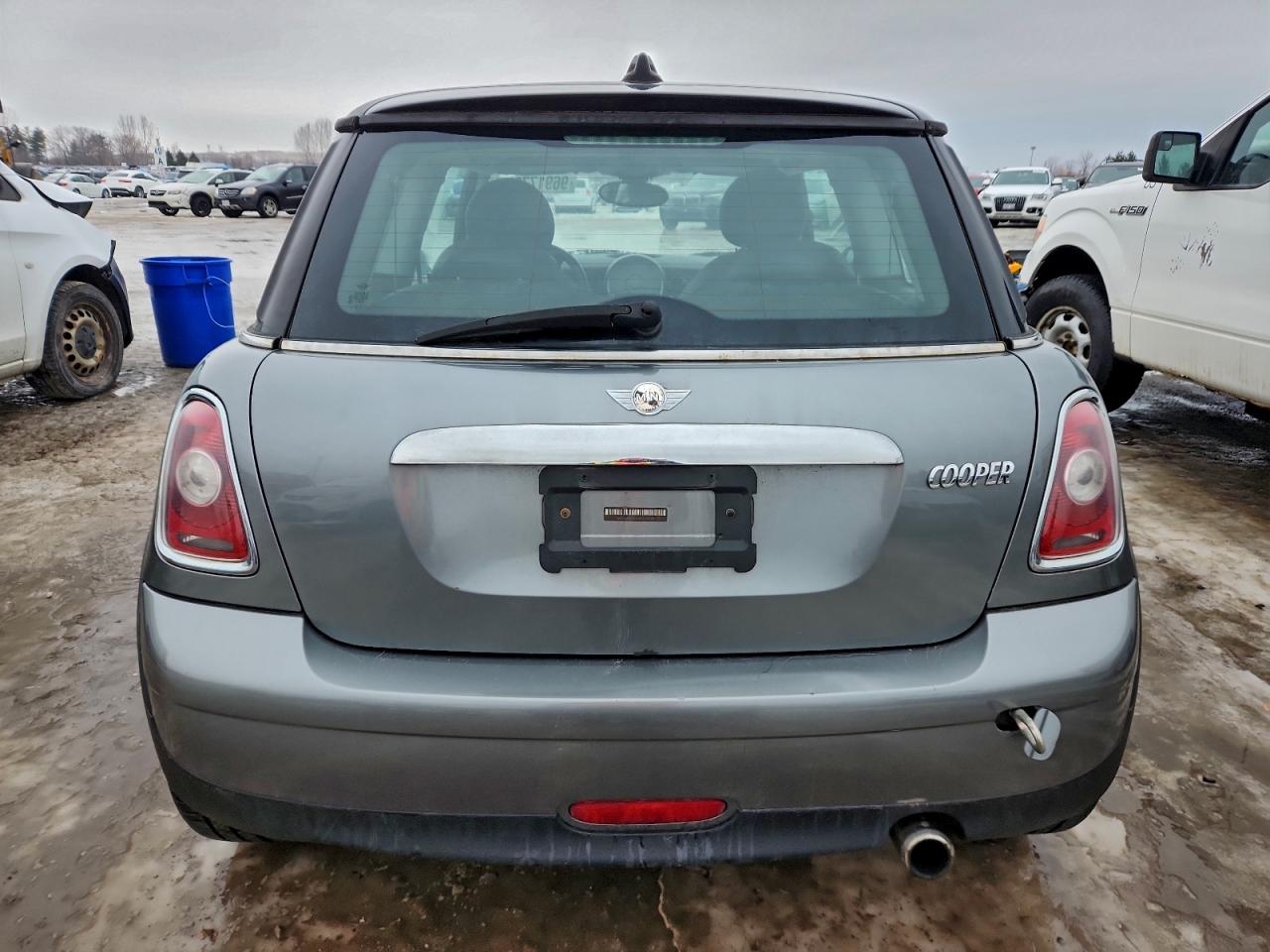 2010 MINI COOPER photo 6