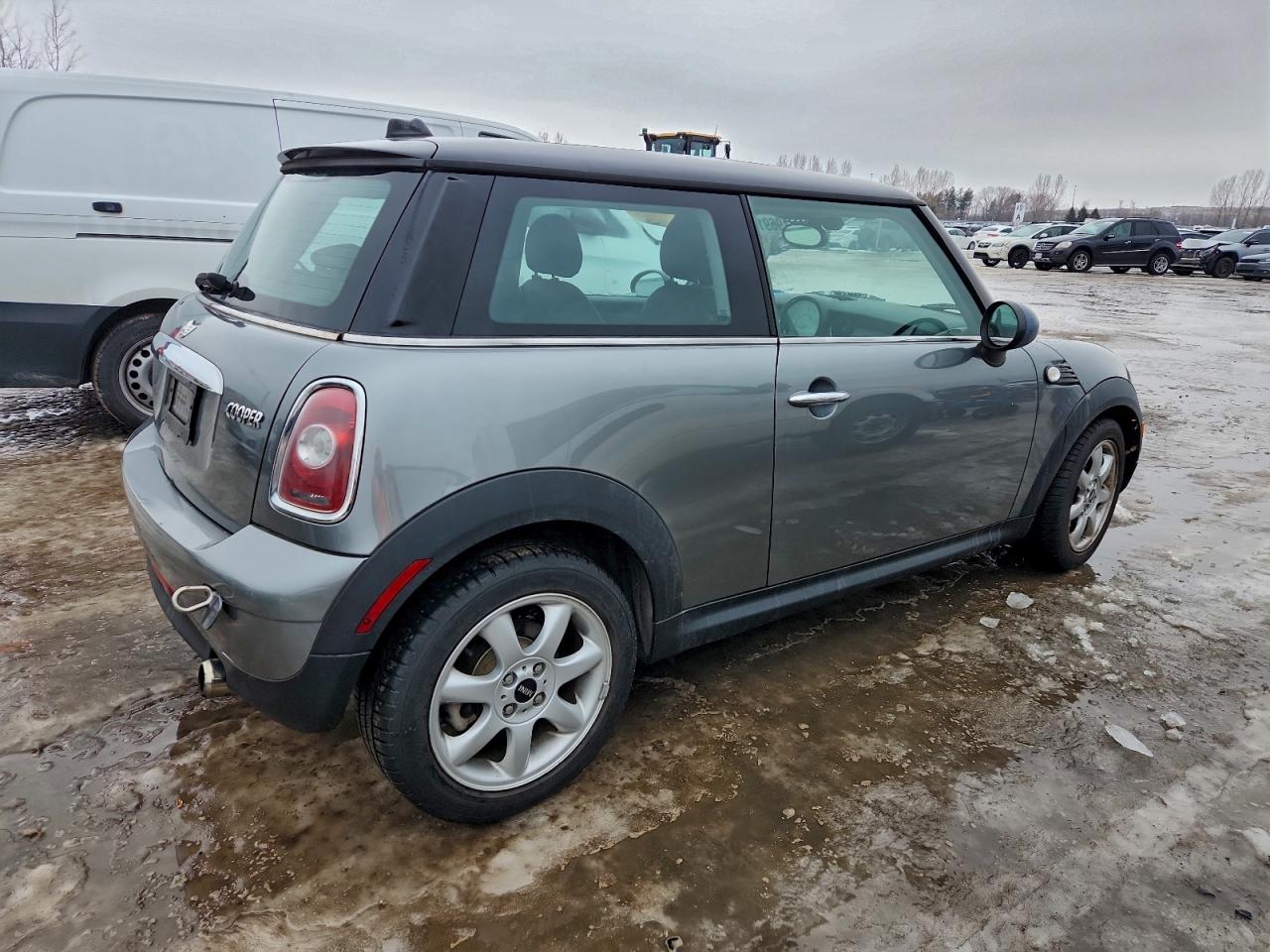 2010 MINI COOPER photo 3