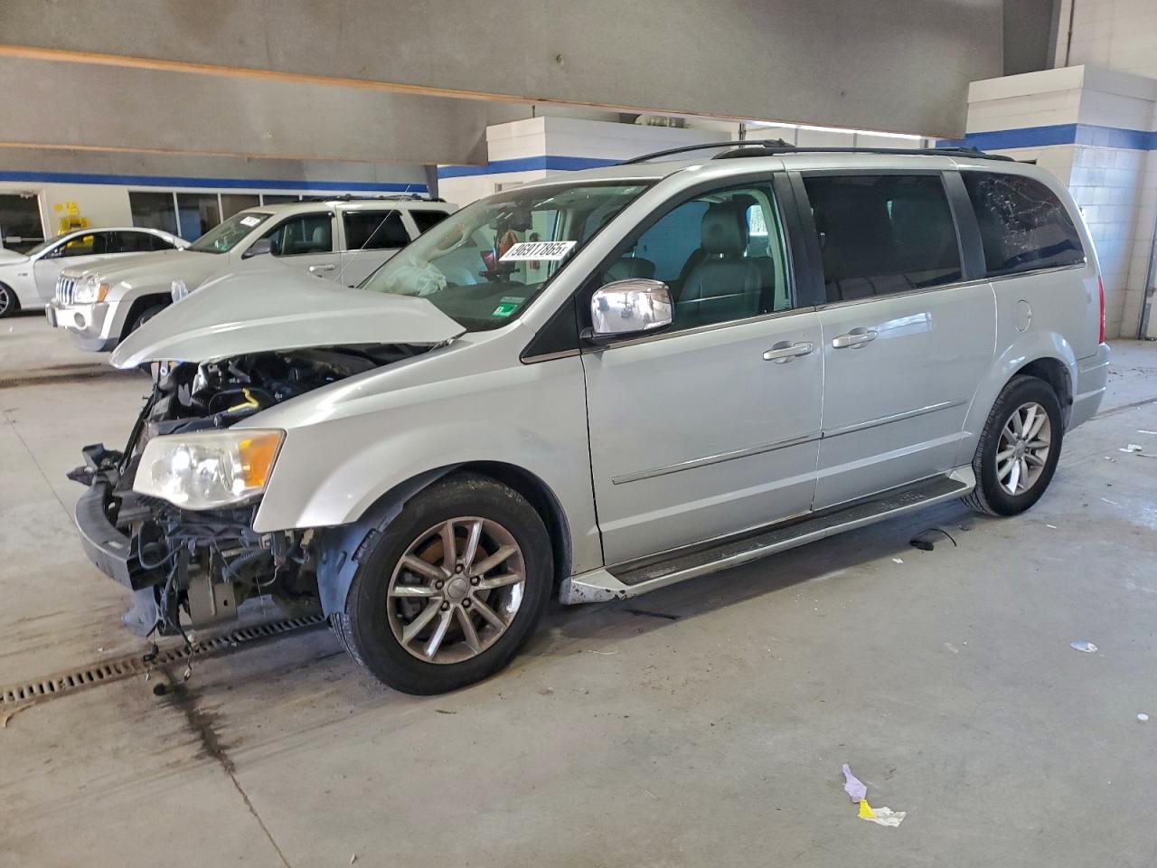 2010 CHRYSLER TOWN & COUNTRY