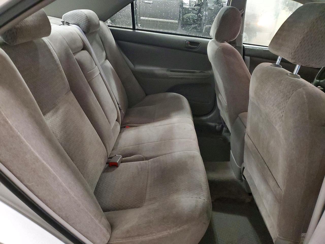 2002 TOYOTA CAMRY LE photo 10
